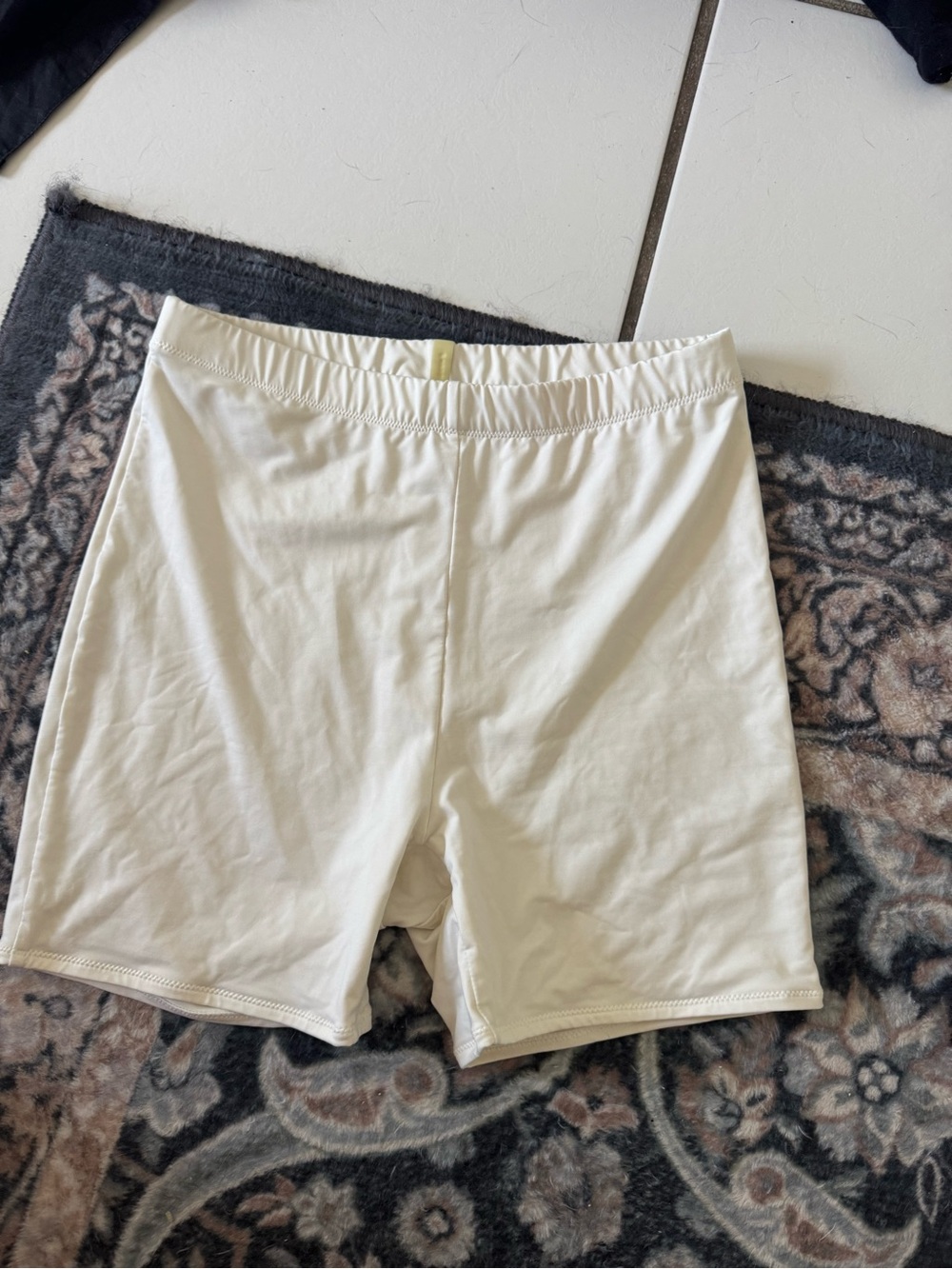 Cream Women's Bike Shorts - Skims Size M